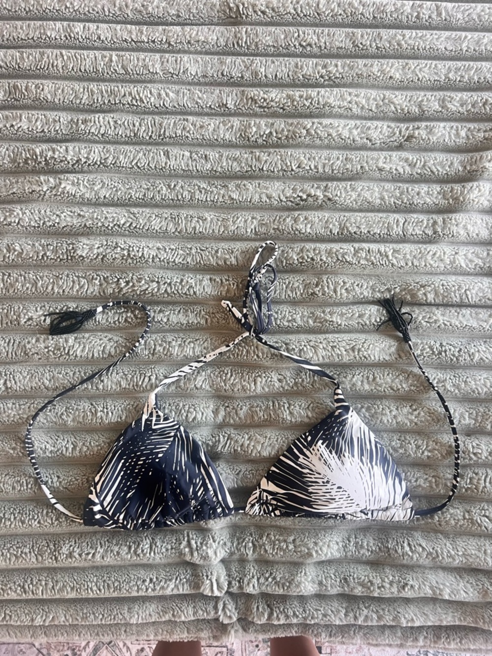 Pilyq Black & White Palm-Print Triangle Bikini Top- L